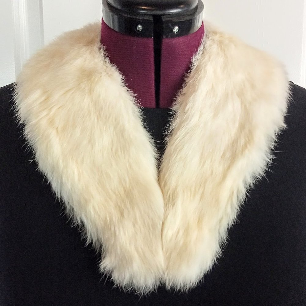 Vintage Baar & Beards Inc. Ivory Fur Collar